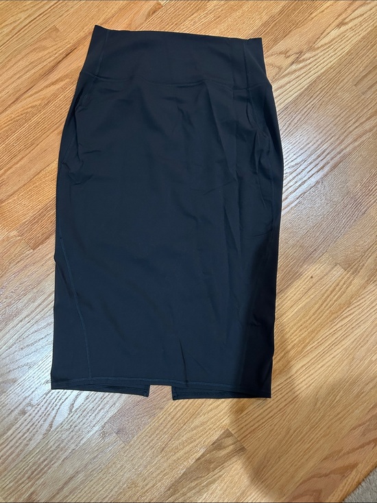 lululemon athletica Dresses & Skirts - Lululemon Nulu slim fit high rise black women's pencil skirt